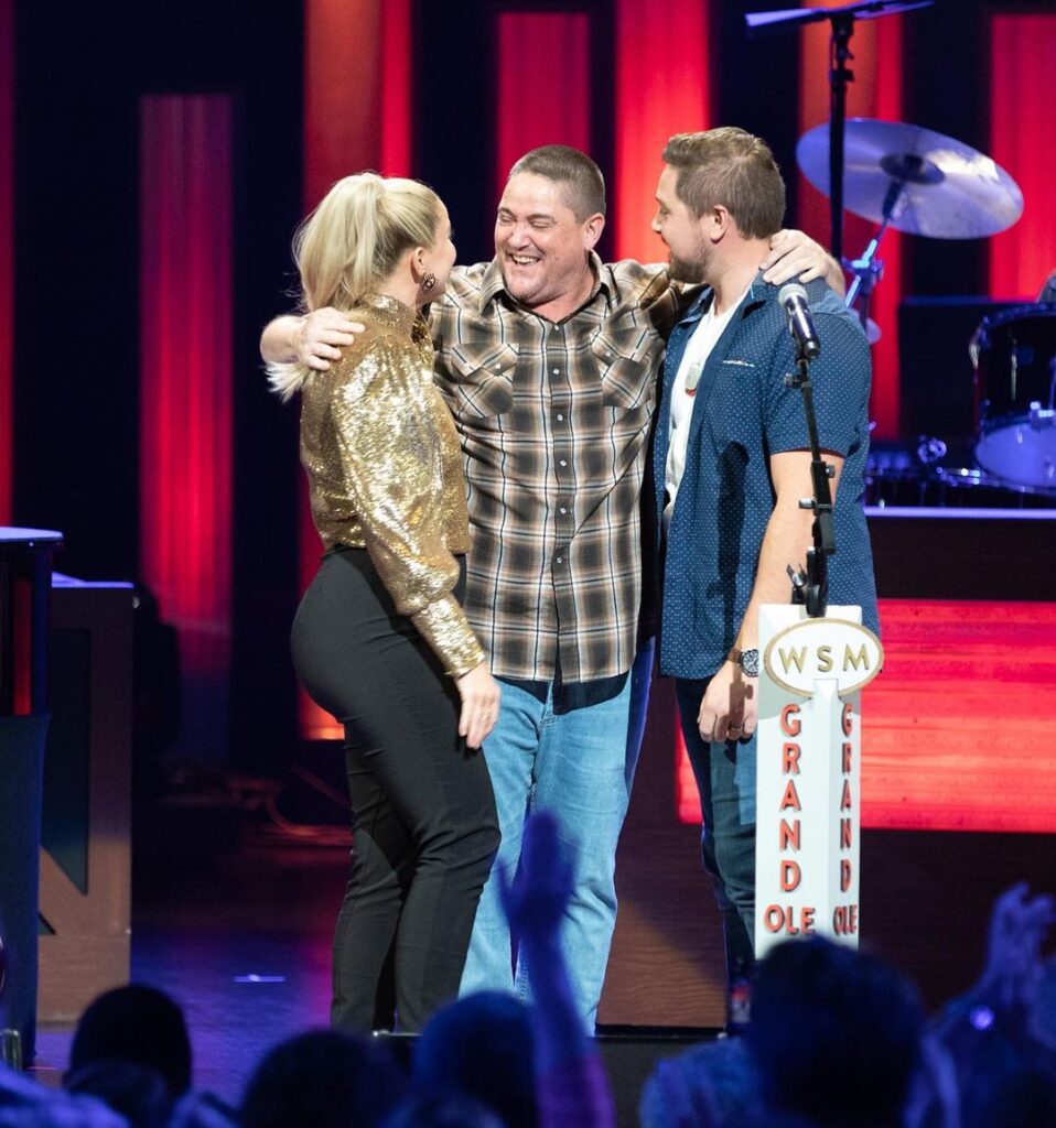 Lauren Alaina Sharing Stage With Her Dad J.J. Suddeth And Her Brother Tyler