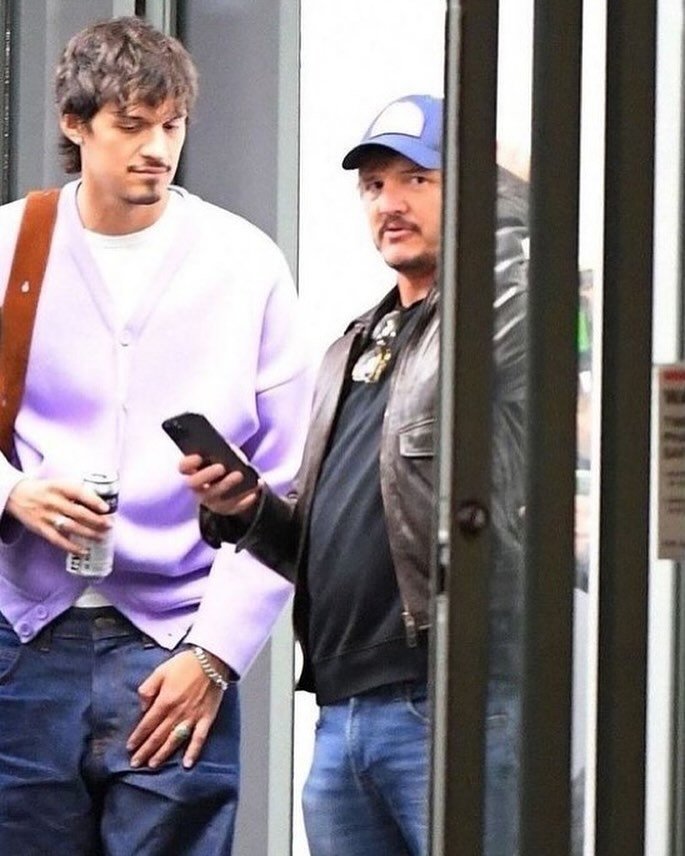 Pedro Pascal Gay: Pedro Pascal Spotted With SInger Omar Apollo (Source: Instagram)