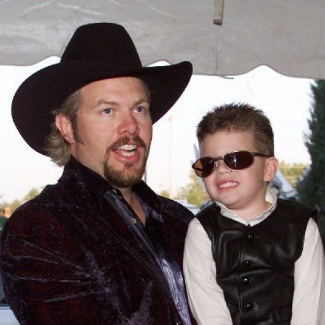 Toby Keith Daughter? Stelen Posted Old Picture Of Toby Keith And Him