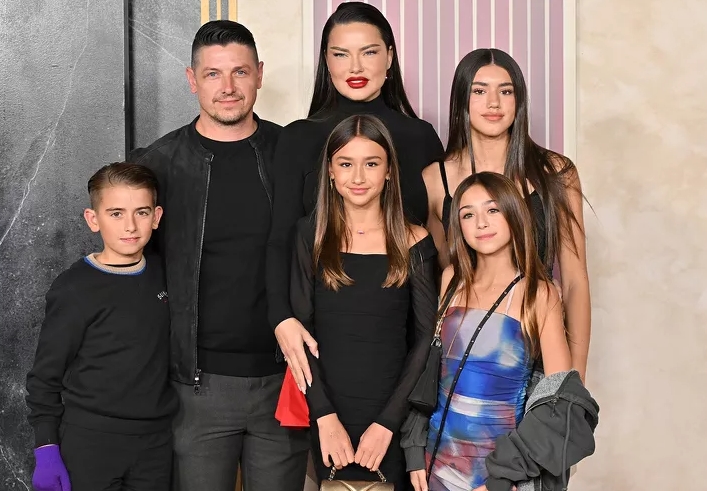 Adriana Lima With Her Boyfriend Andre, And Their Kids