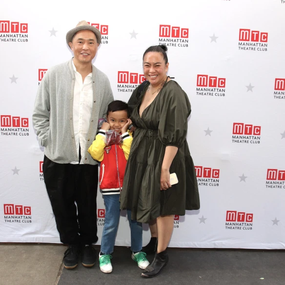 Ken Leung With His Wife And Kids 