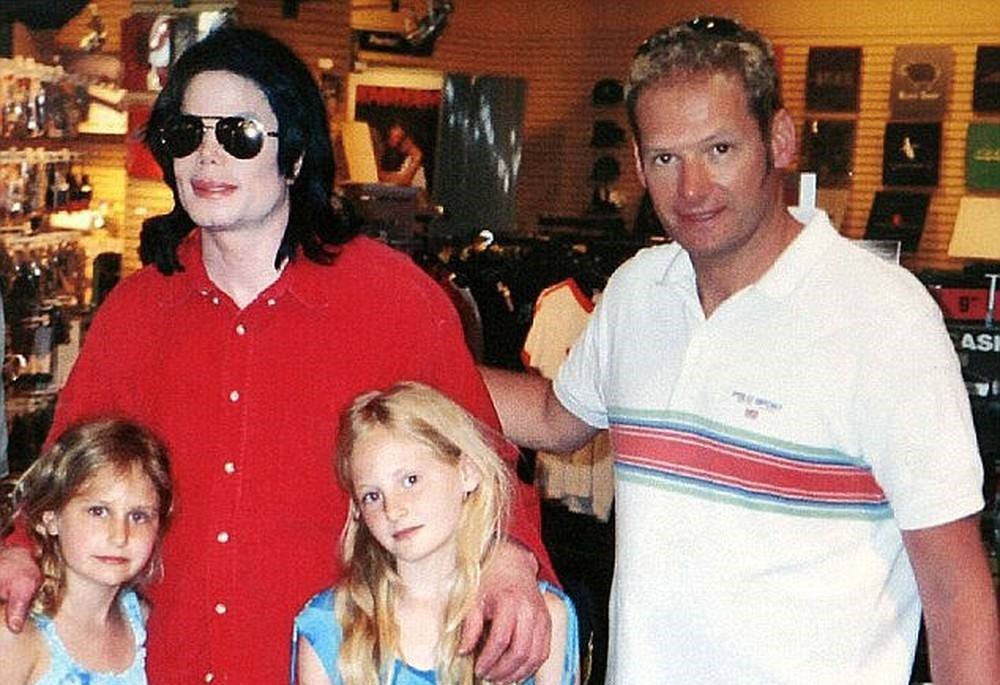 Mark Lester And Michael Jackson With Kids