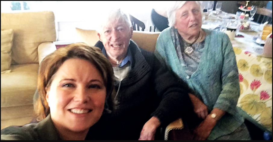 Lucy Lawless Husband: Lucy Lawless With Her Parents